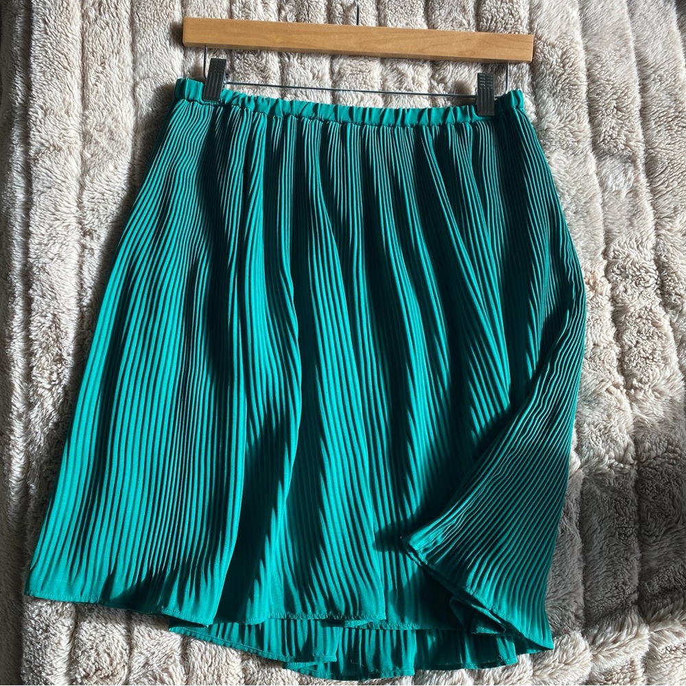 Banana Republic Pleated Skirt